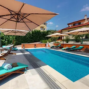  Villa Oasis